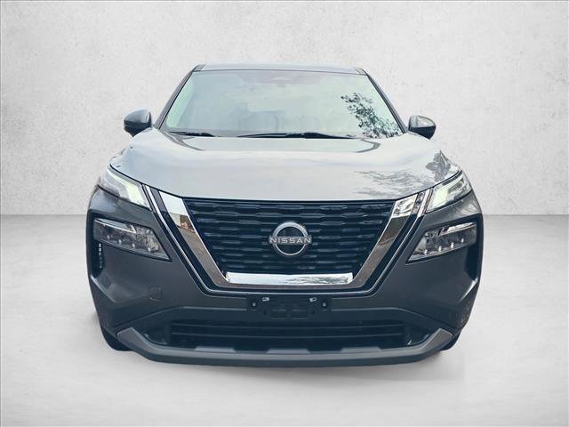 Used 2023 Nissan Rogue SV image 2