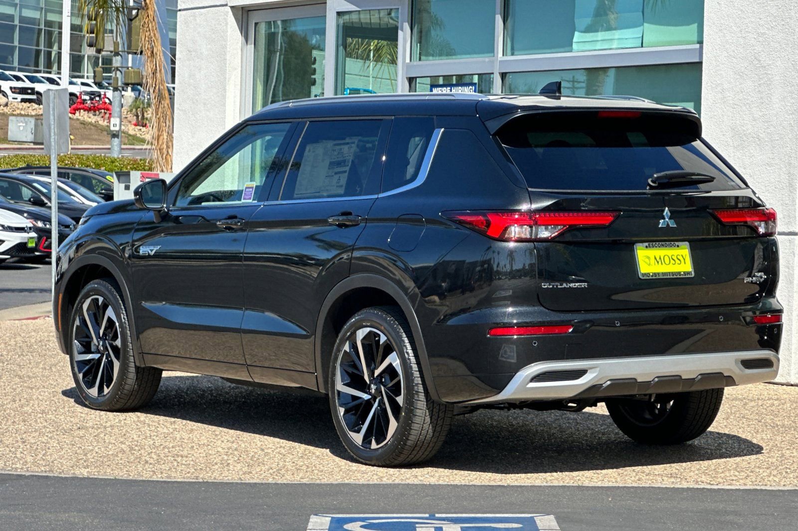 New 2025 Mitsubishi Outlander SEL image 6