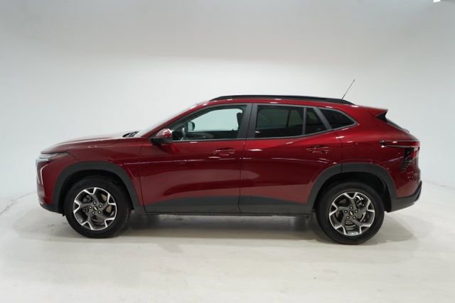 Used 2025 Chevrolet Trax LT image 4