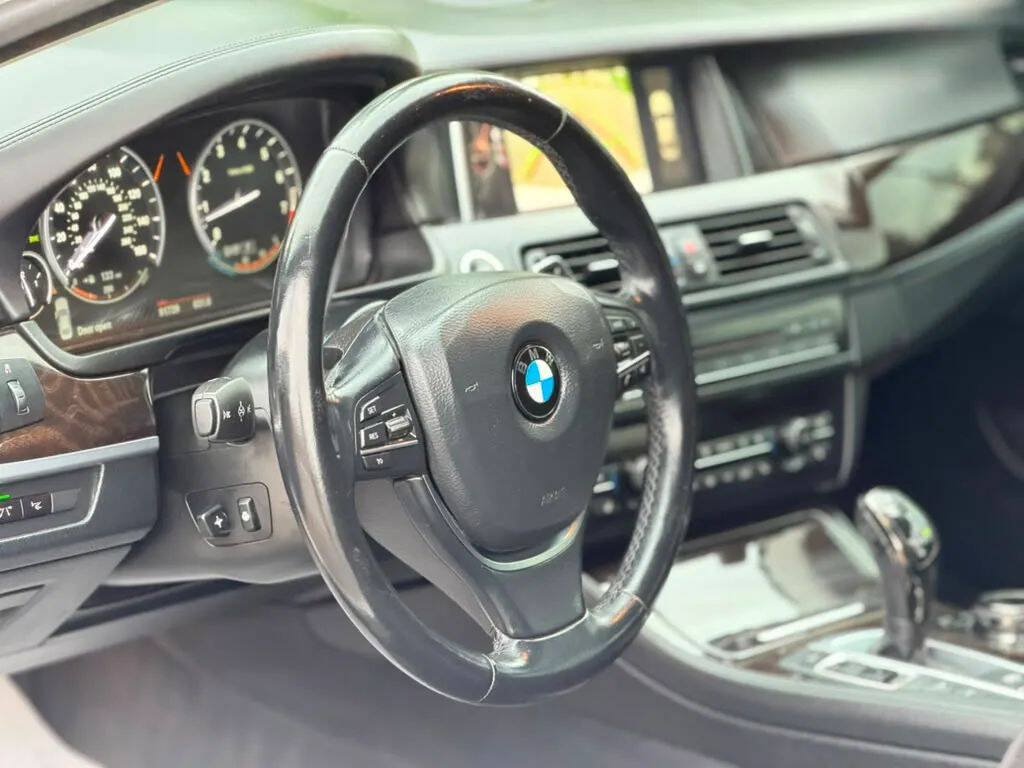 Used 2015 BMW 550i xDrive Sedan AWD/4WD image 13