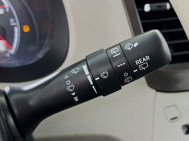 Used 2011 Toyota Sienna LE image 16