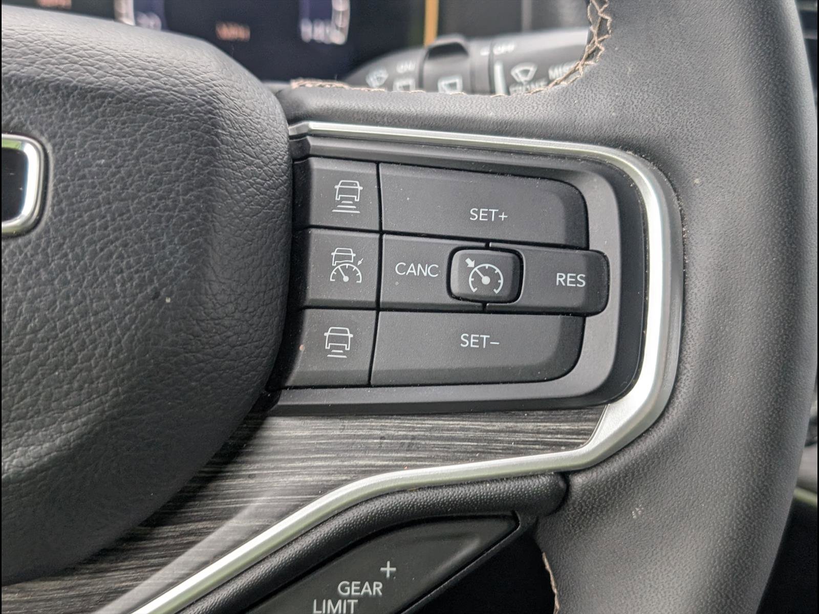 Used 2024 Jeep Wagoneer Series II image 18