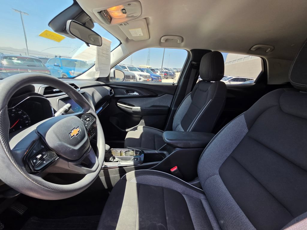 Used 2023 Chevrolet TrailBlazer LT w/ LPO, Blackout Package AWD/4WD image 14