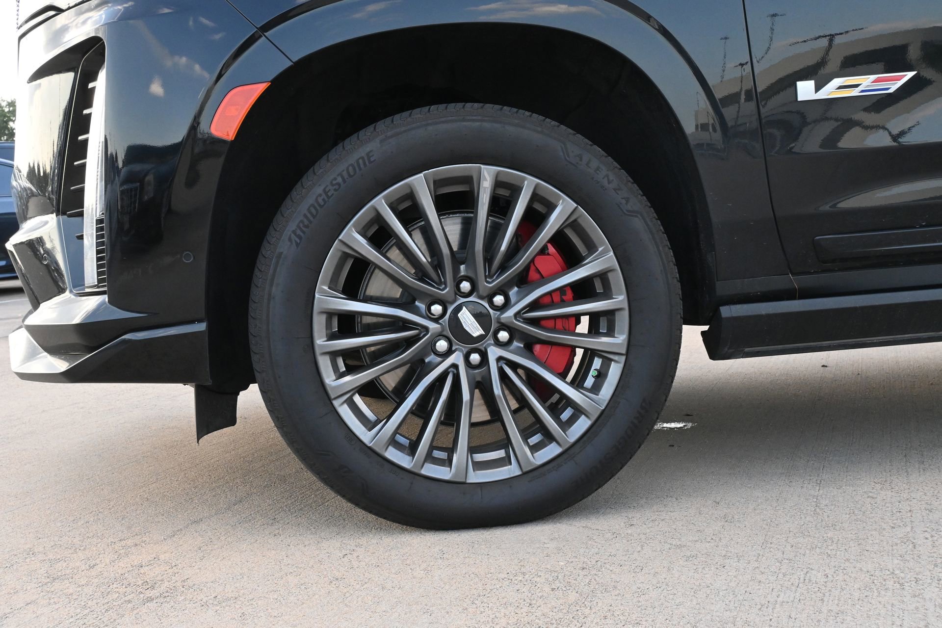 Used 2023 Cadillac Escalade V w/ Heavy-Duty Trailer Package AWD/4WD image 30