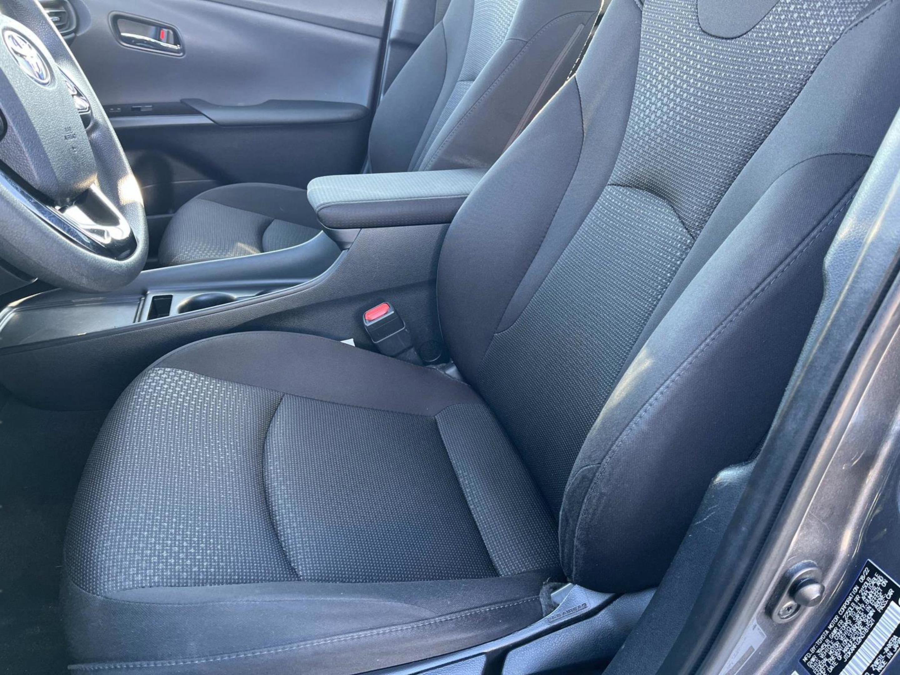 Used 2022 Toyota Prius L Eco image 30