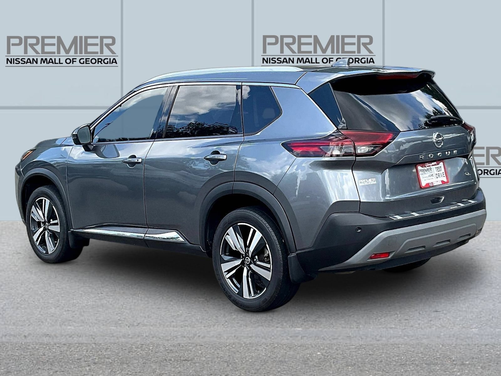 Used 2021 Nissan Rogue SL w/ Premium Package FWD image 5