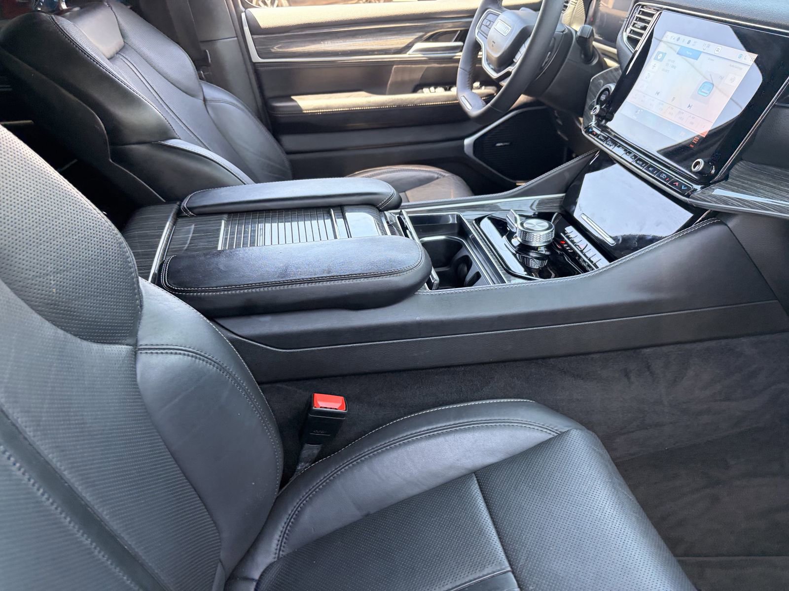 Used 2022 Jeep Wagoneer Series II w/ Premium Group I AWD/4WD image 10