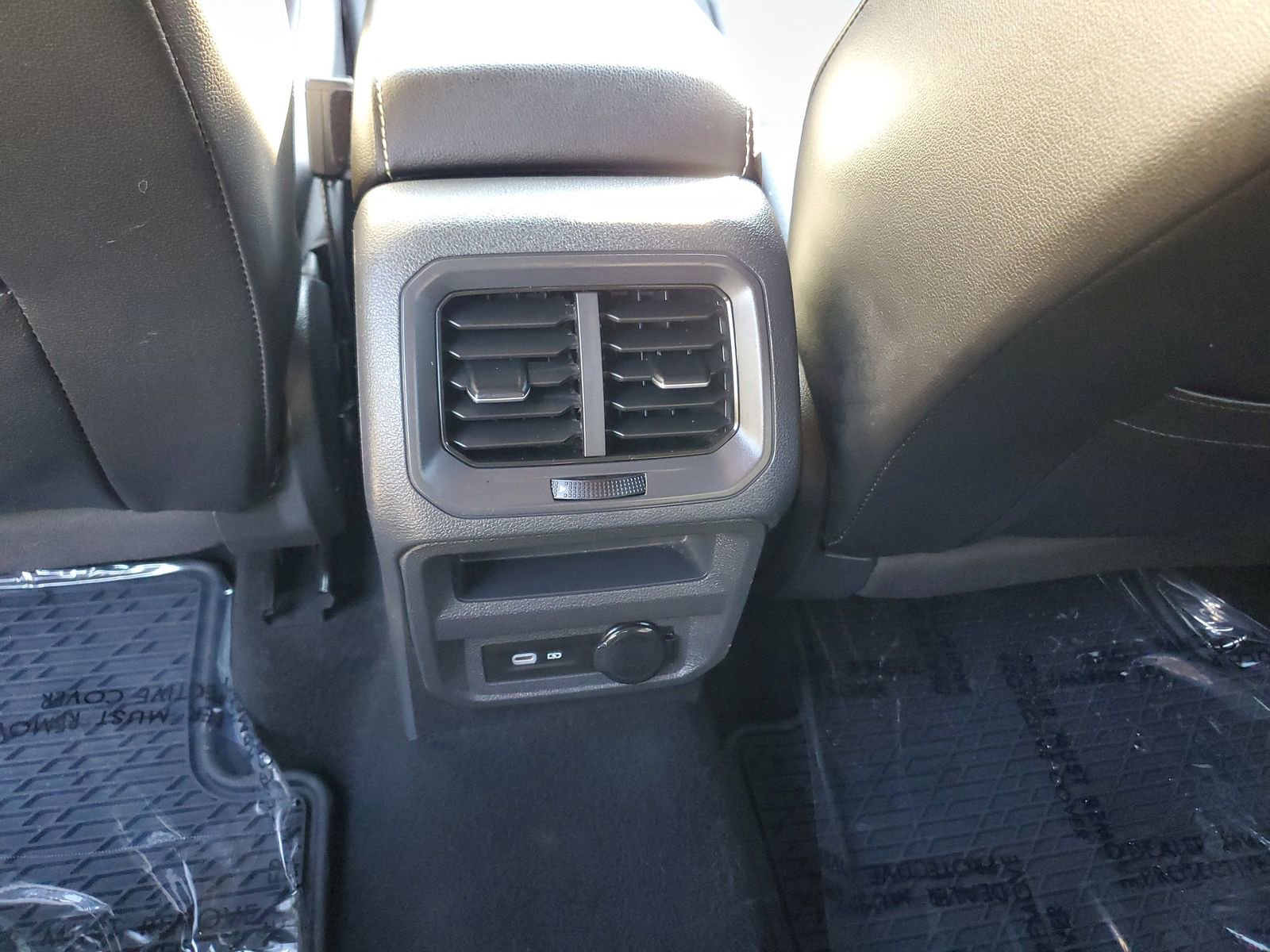 Used 2021 Volkswagen Tiguan SE R-Line image 11