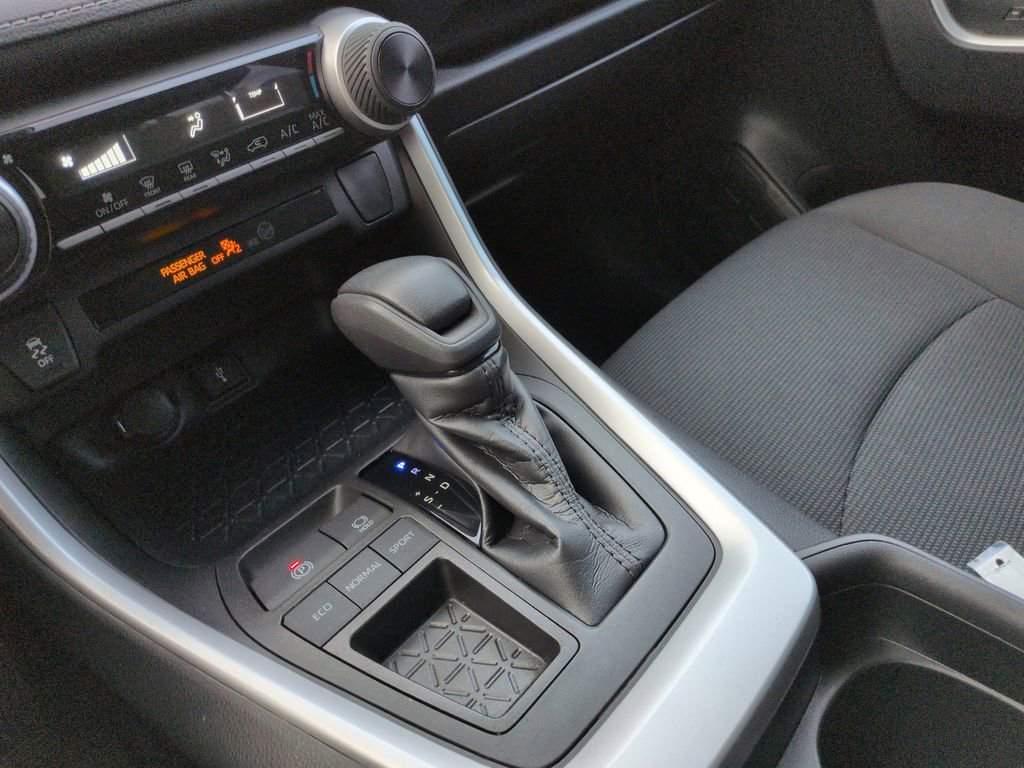 Certified 2021 Toyota RAV4 LE FWD image 24