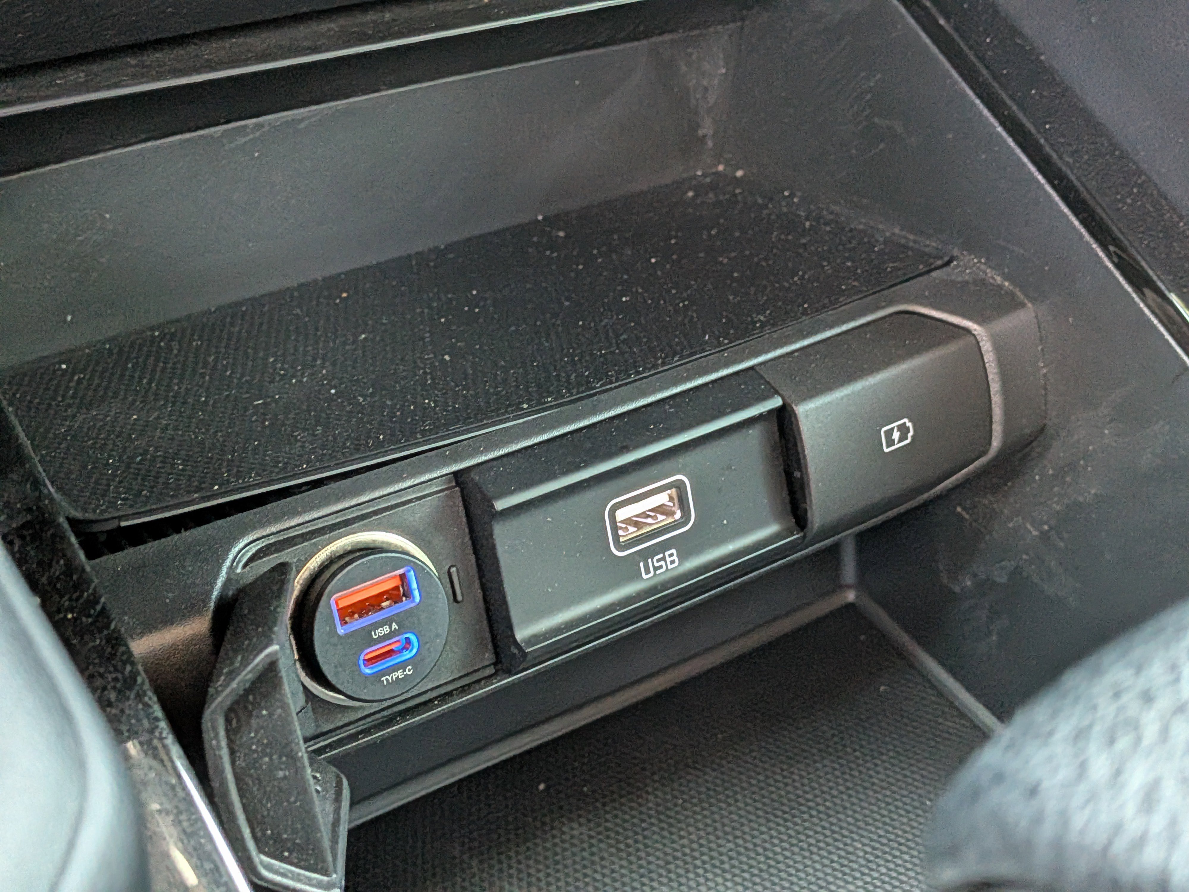 Used 2022 Kia Telluride LX image 32