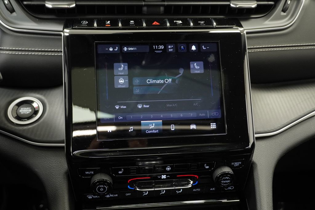 Used 2023 Jeep Grand Cherokee Laredo w/ Luxury Tech Group I AWD/4WD image 32