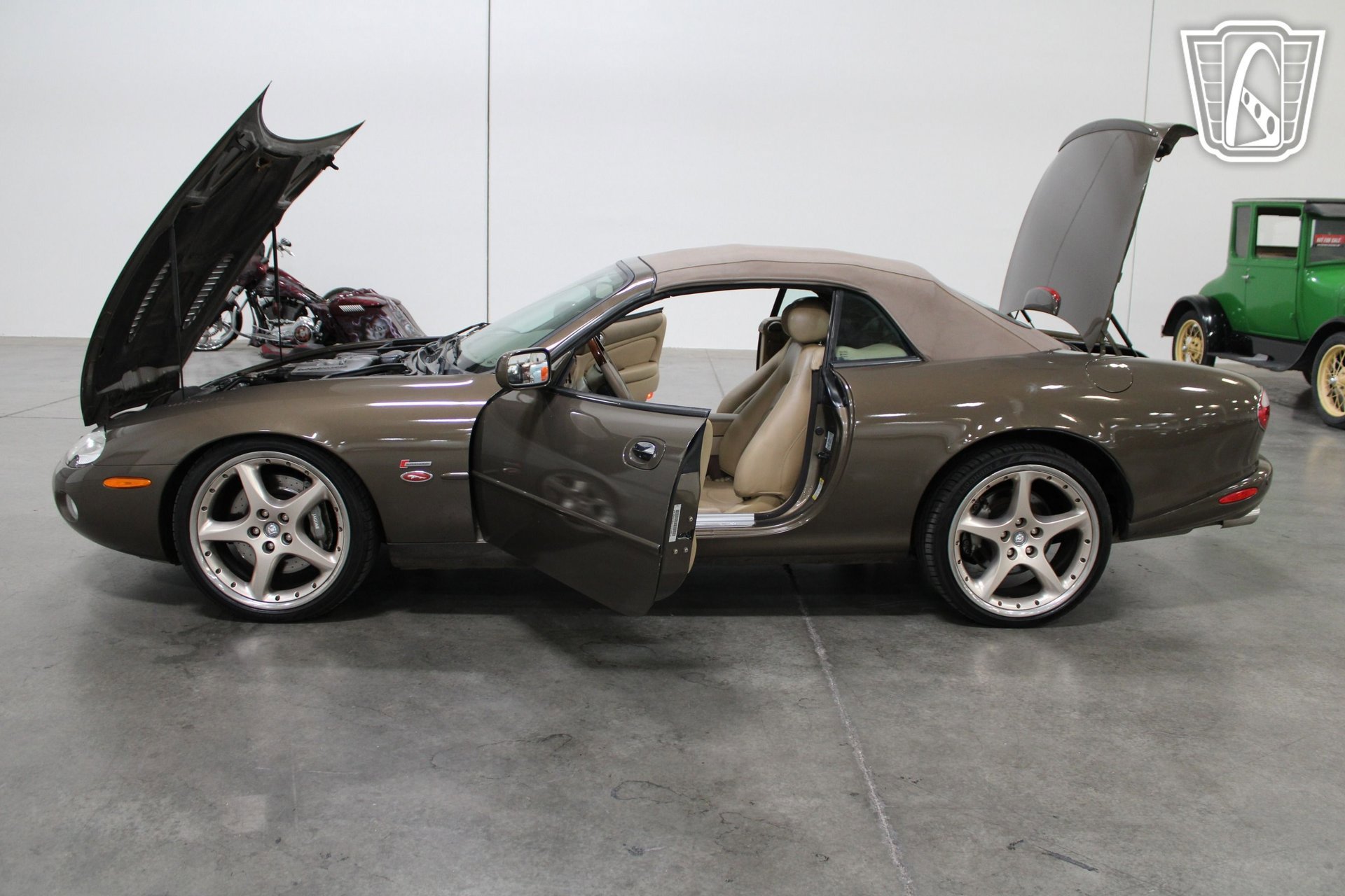 Used 2001 Jaguar XK8 Convertible RWD image 40