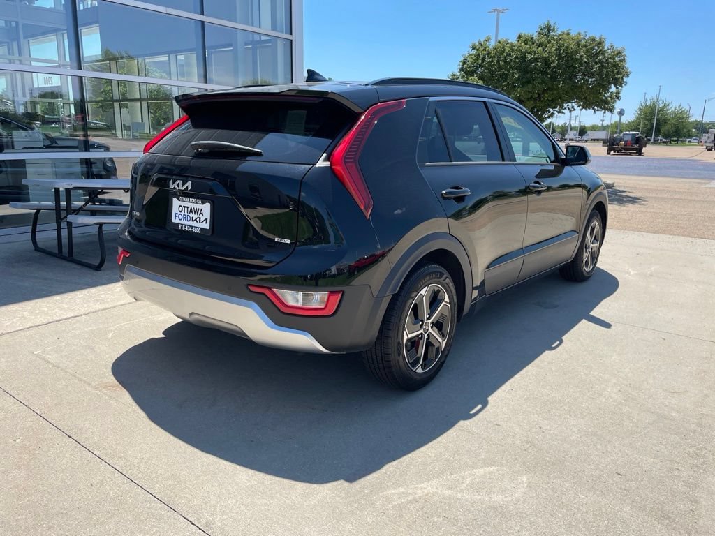 Used 2023 Kia Niro EX FWD image 5