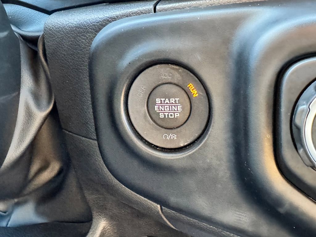 Used 2023 Jeep Wrangler Unlimited Sahara w/ Cold Weather Group AWD/4WD image 31