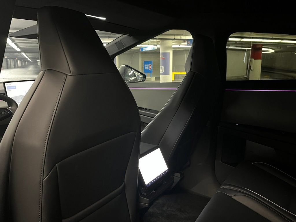 Used 2025 Tesla Cybertruck AWD Crew Cab image 23