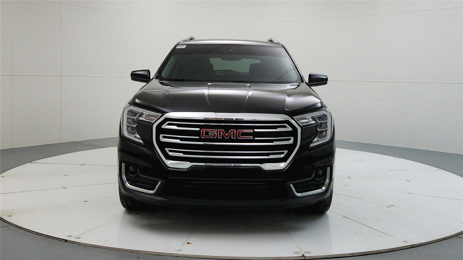 Used 2022 GMC Terrain SLT image 2