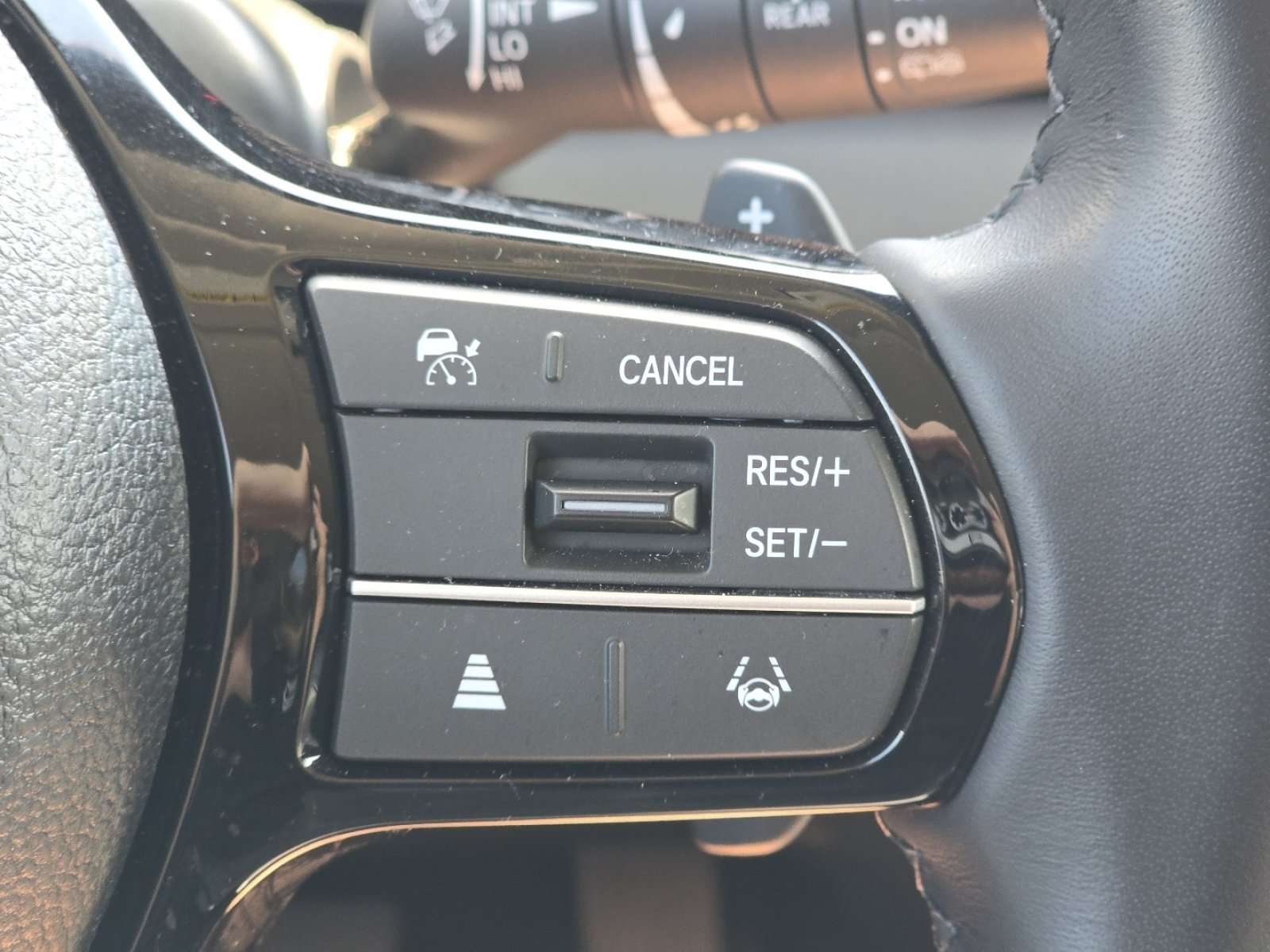 Used 2025 Honda Pilot EX-L image 31