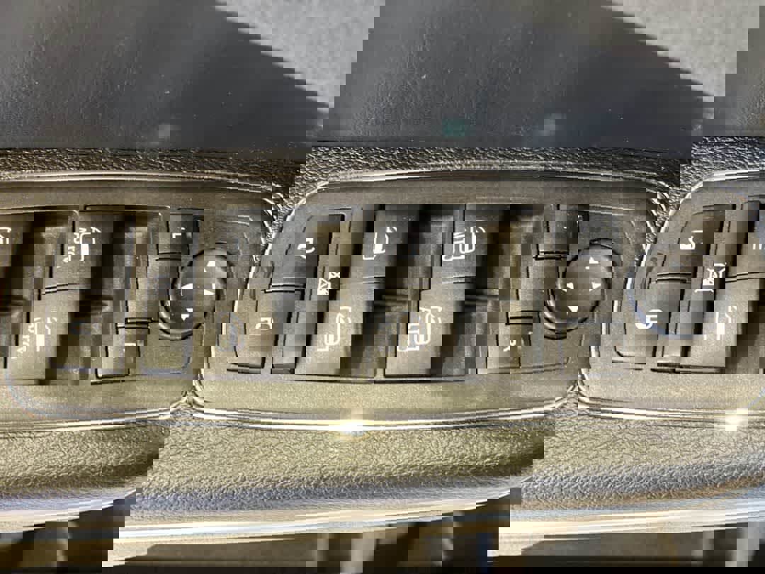 Used 2022 Dodge Charger SXT w/ Leather Interior Group image 15