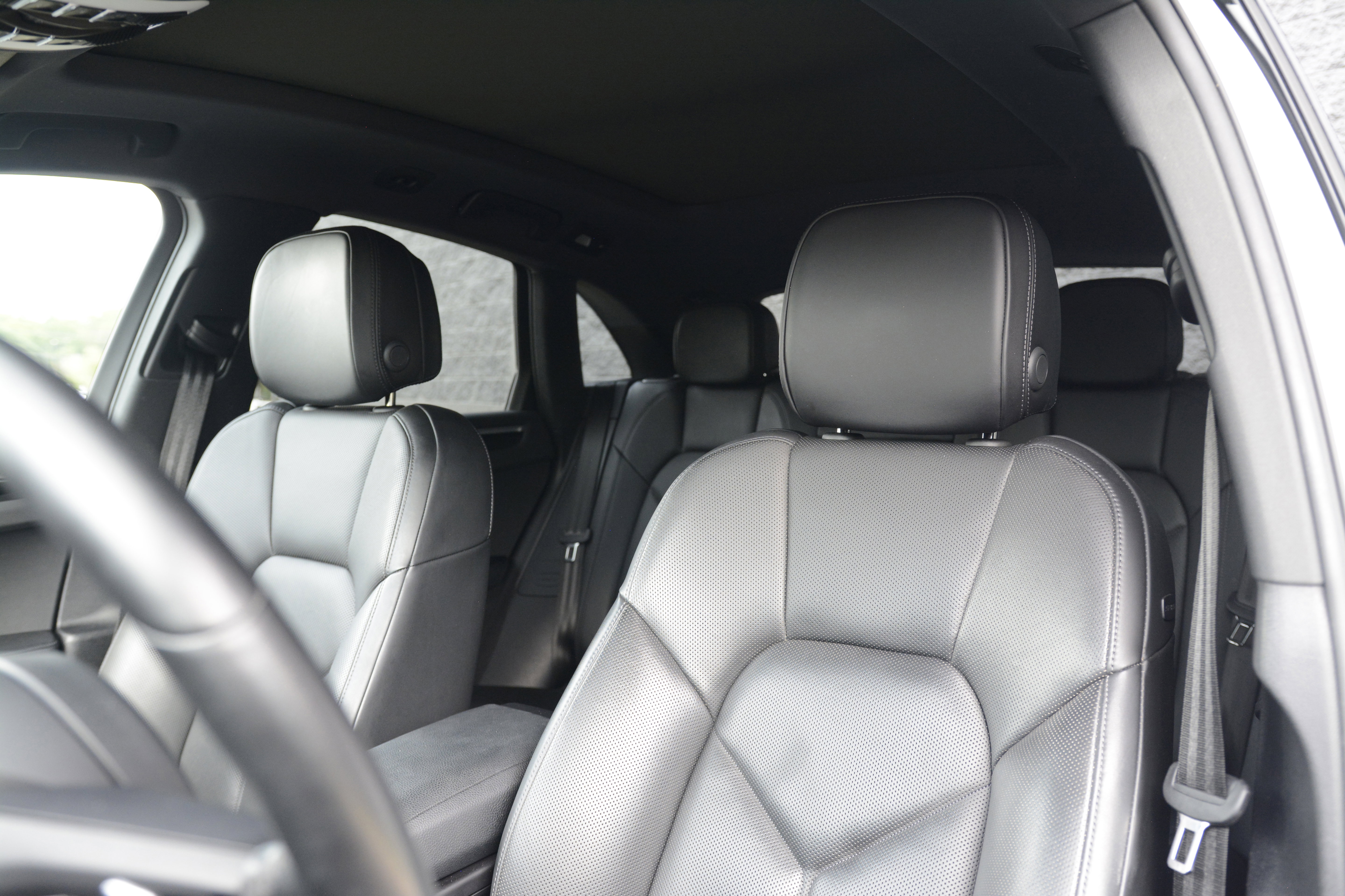 Certified 2022 Porsche Macan S AWD/4WD image 16