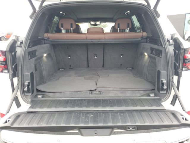 Used 2025 BMW X5 xDrive40i w/ Climate Comfort Package image 8