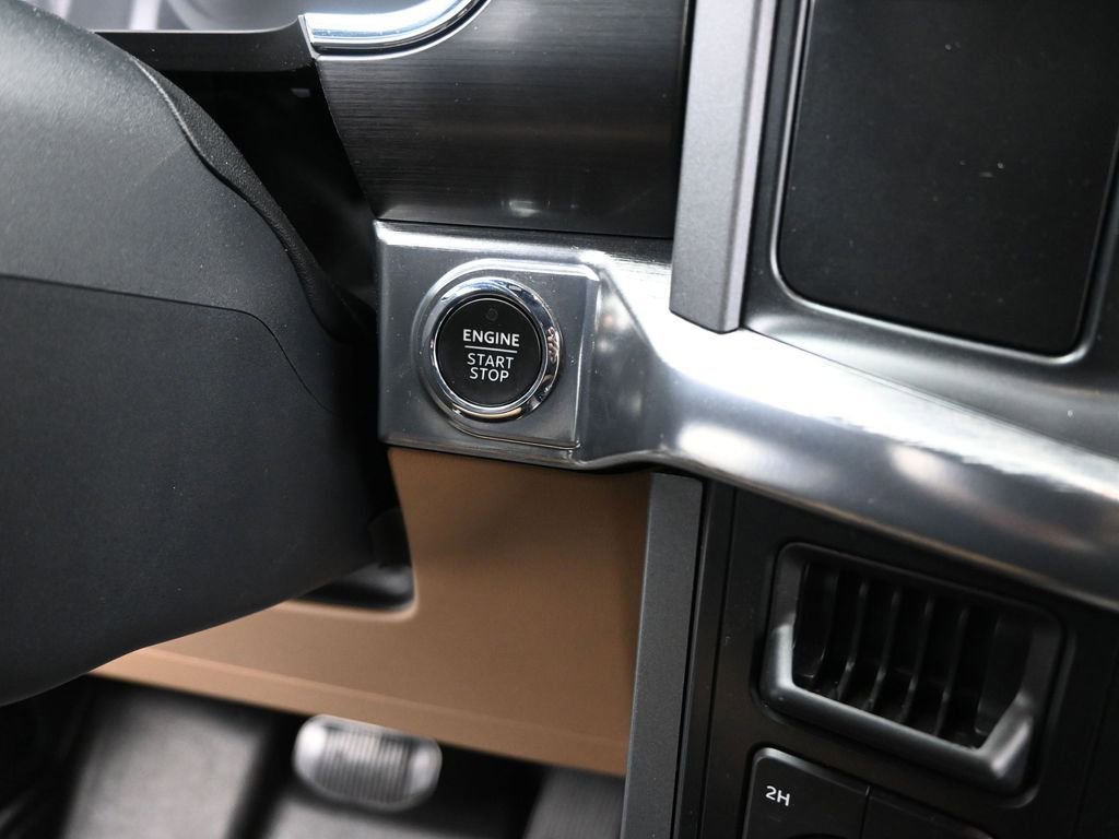Used 2022 Ford F150 Lariat image 9