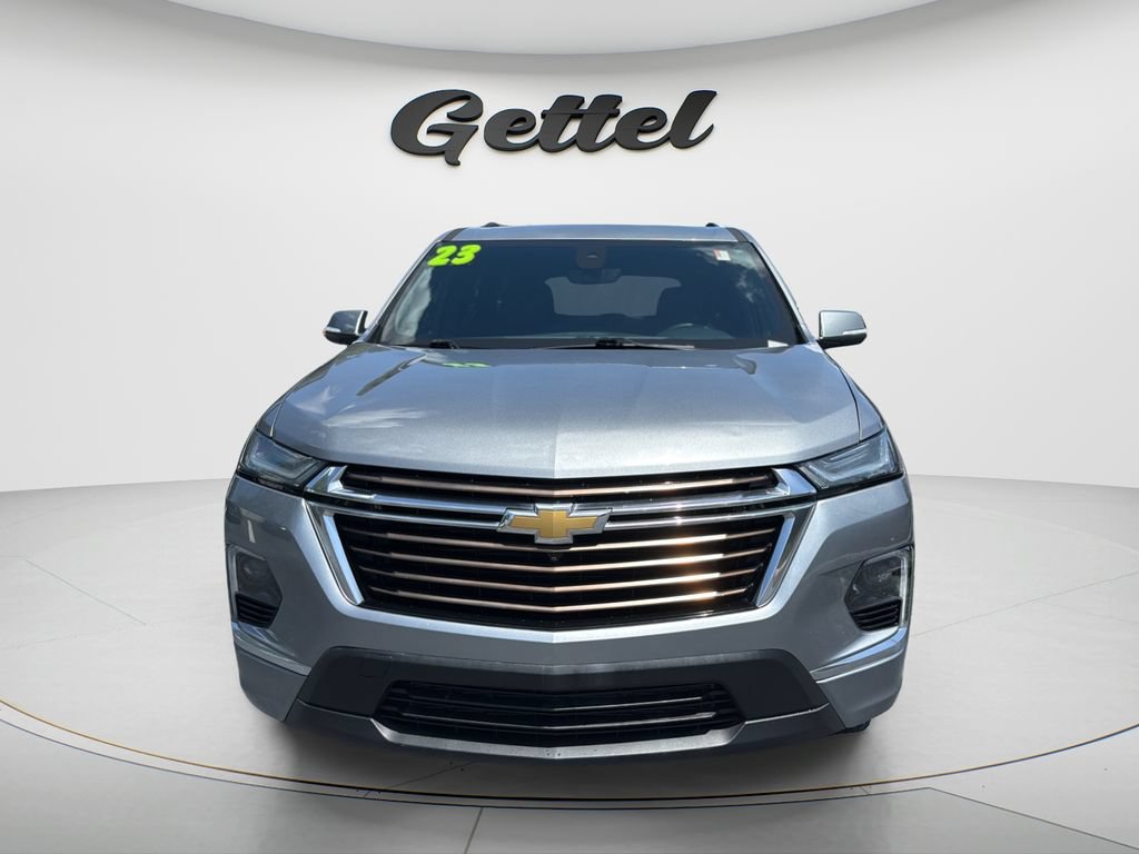 Used 2023 Chevrolet Traverse High Country FWD image 2