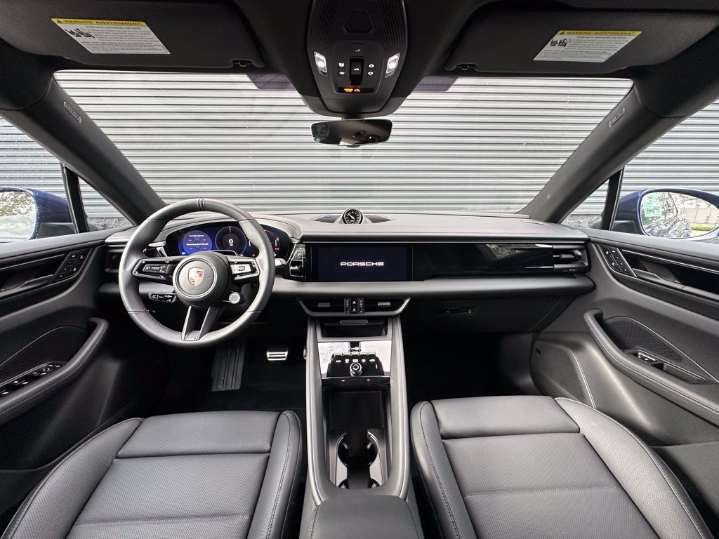 Used 2026 Porsche Macan Electric RWD image 6