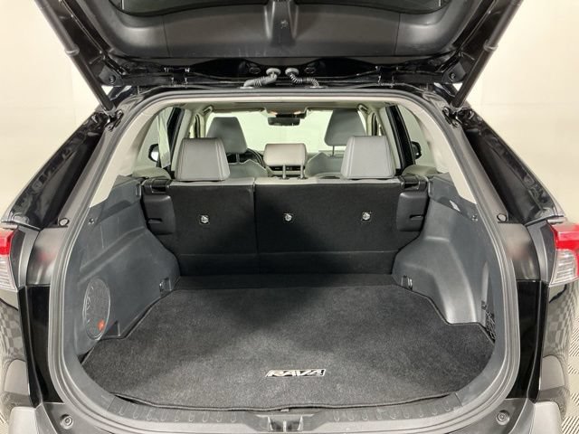 Used 2020 Toyota RAV4 Limited AWD/4WD image 30