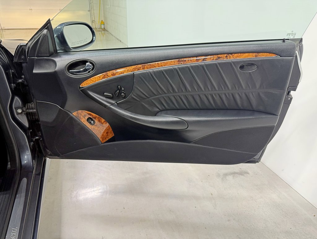 Used 2009 Mercedes-Benz CLK 350 Coupe image 35