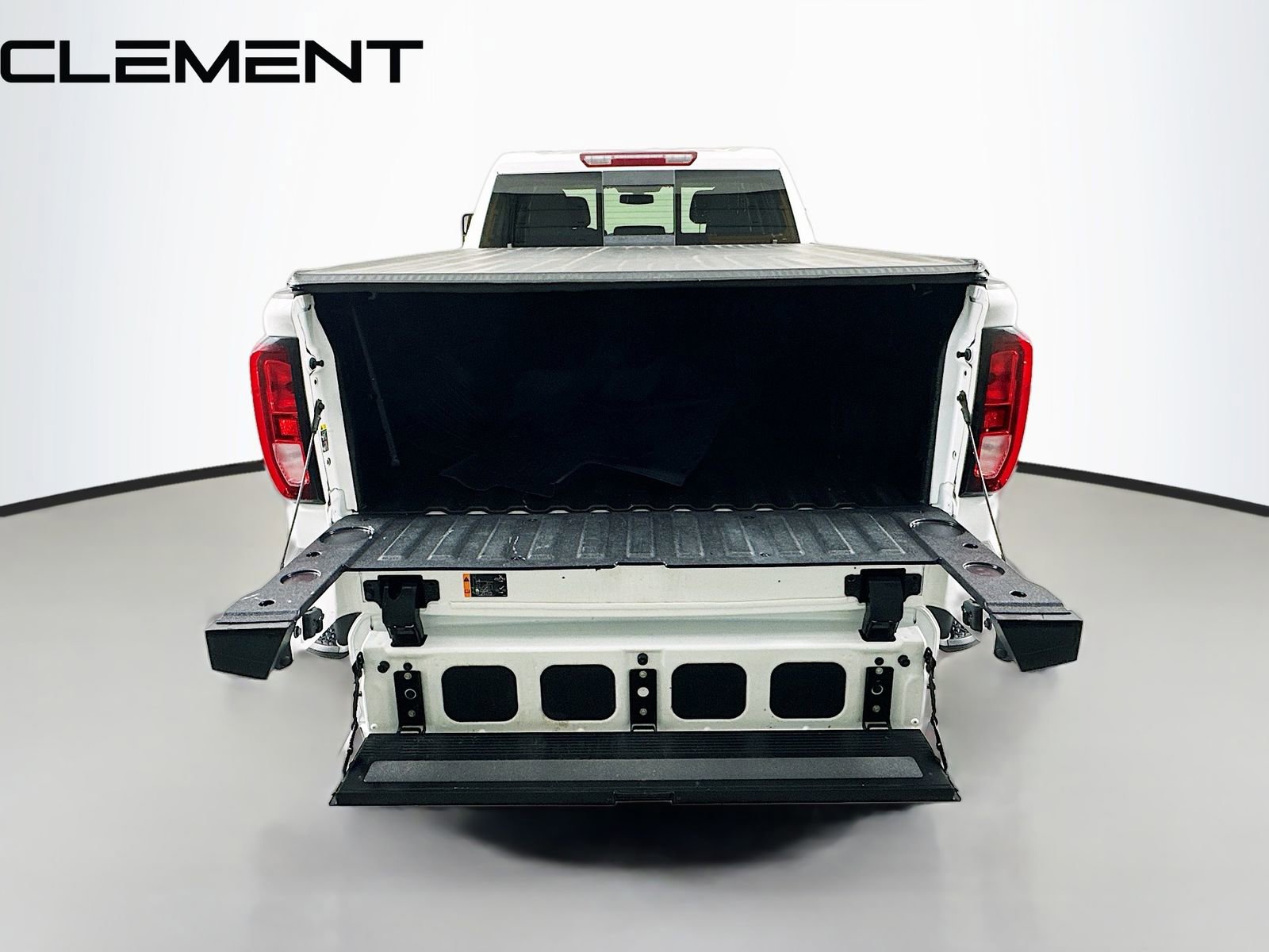 Used 2021 GMC Sierra 1500 Elevation w/ Preferred Package image 11