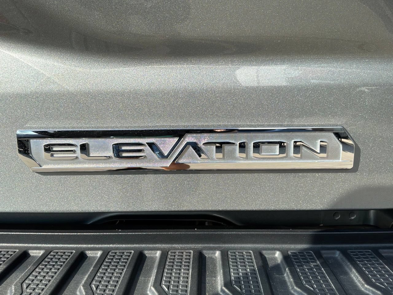 Used 2024 GMC Sierra 1500 Elevation AWD/4WD image 11