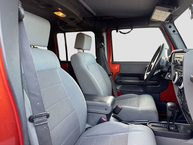 Used 2009 Jeep Wrangler Unlimited Sahara w/ Dual Top Group image 18