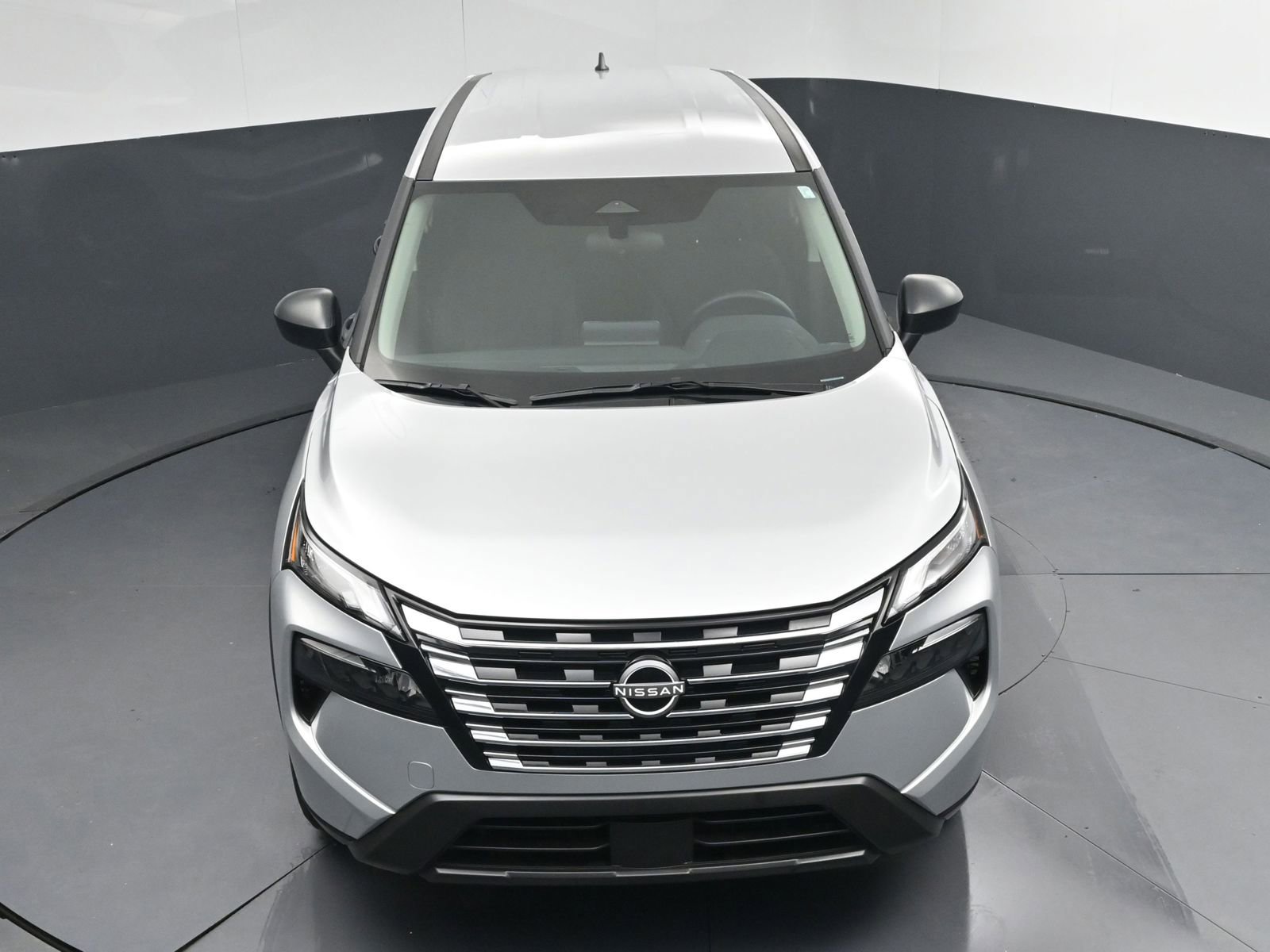 Used 2025 Nissan Rogue S image 28