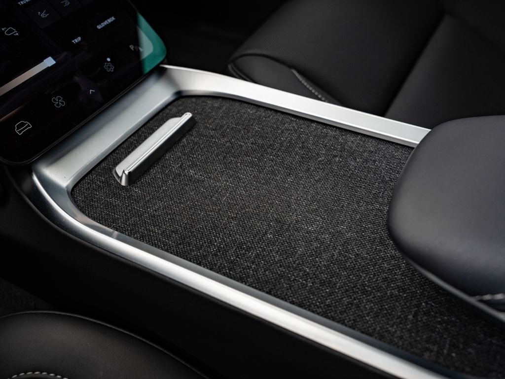Used 2024 Lucid Air Pure RWD image 37