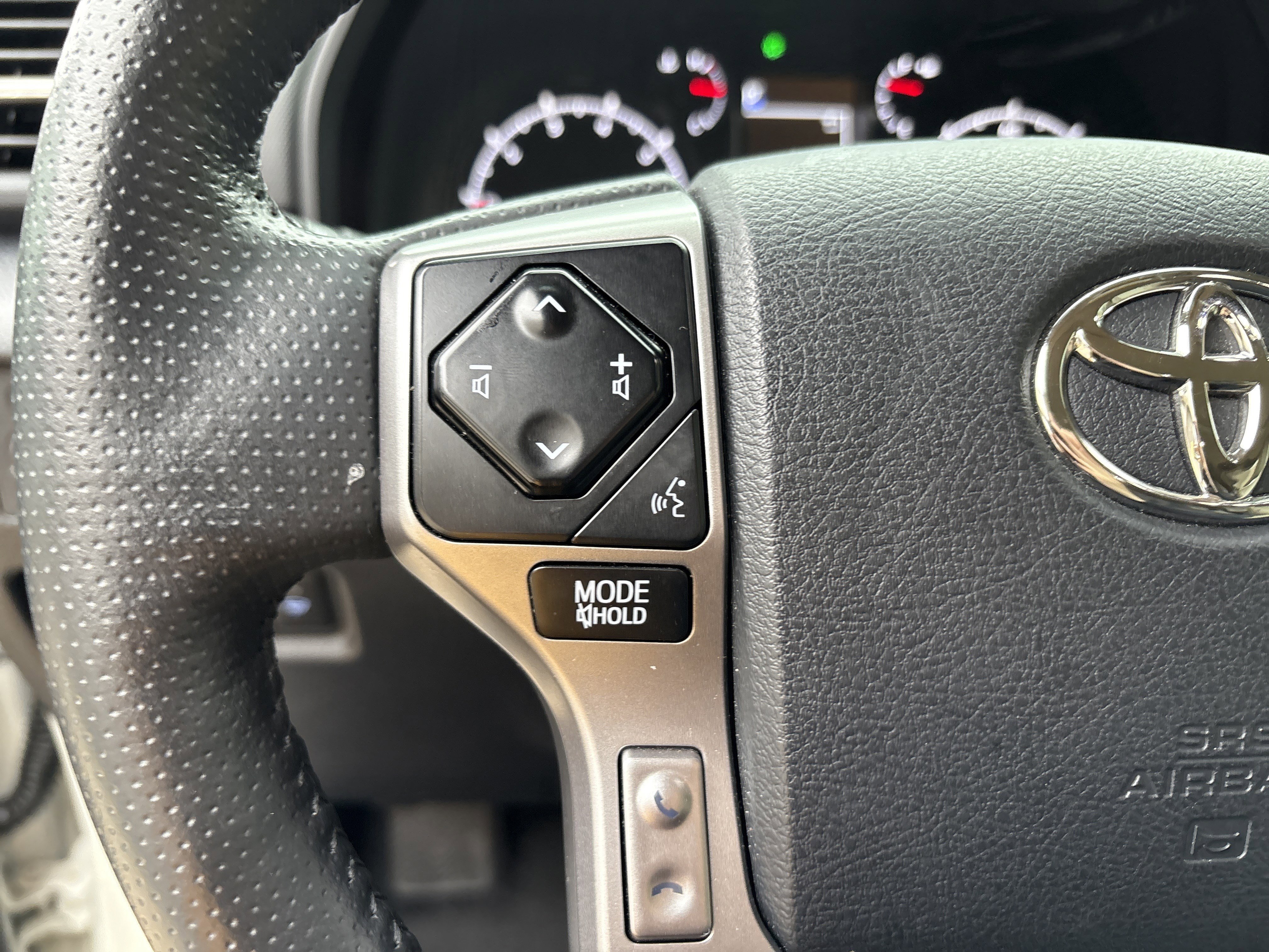 Used 2023 Toyota 4Runner SR5 Premium w/ Moonroof Package RWD image 18