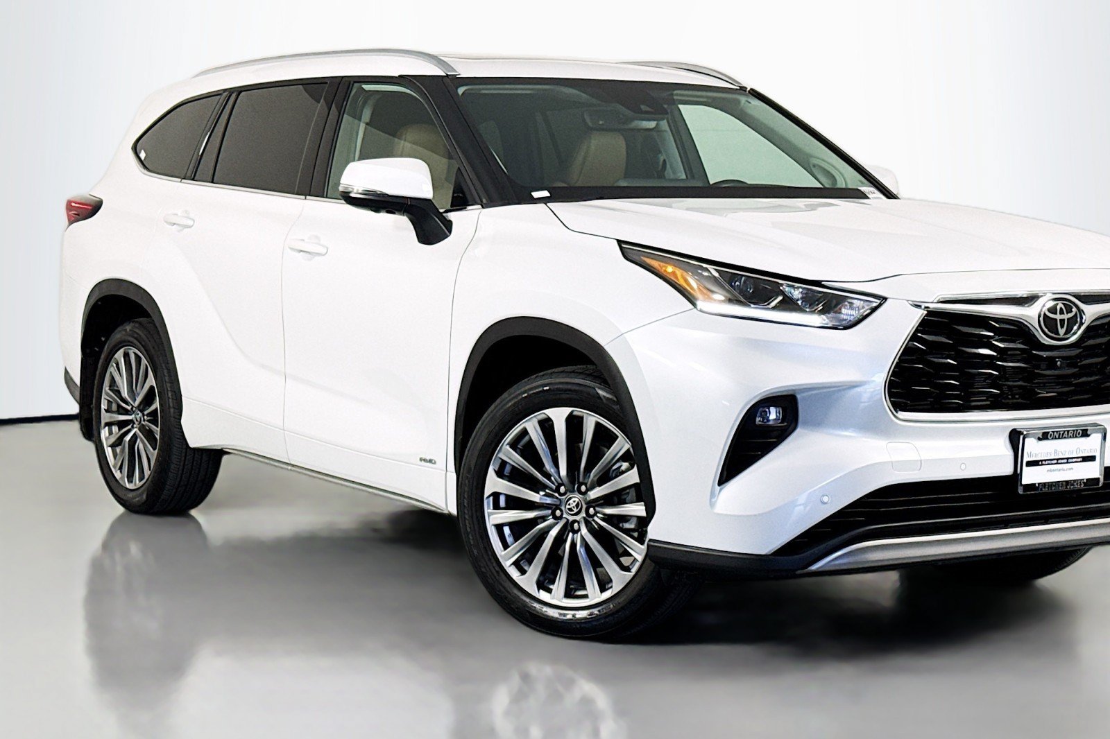 Used 2025 Toyota Highlander Limited AWD/4WD image 15