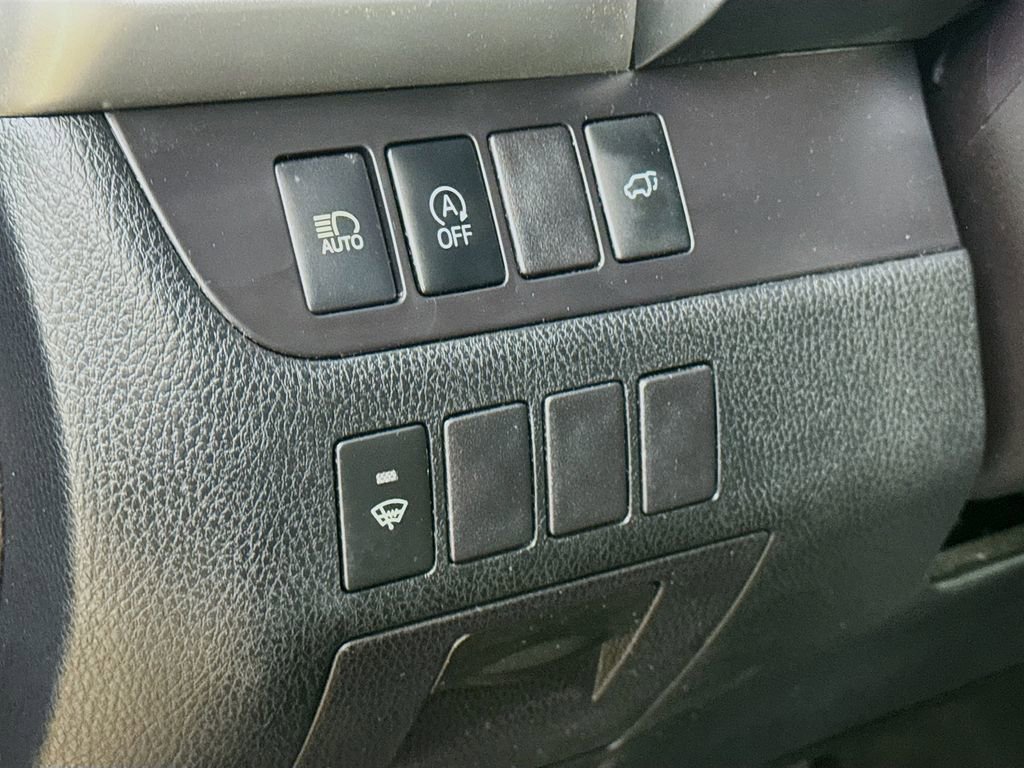Used 2019 Toyota Highlander Plus AWD/4WD image 12