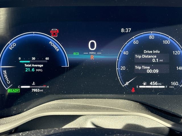 Used 2025 Toyota Sienna XLE Woodland Edition image 32