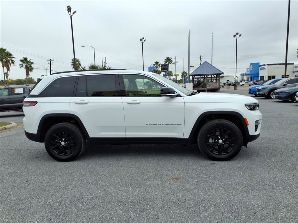 Used 2025 Jeep Grand Cherokee Limited image 9