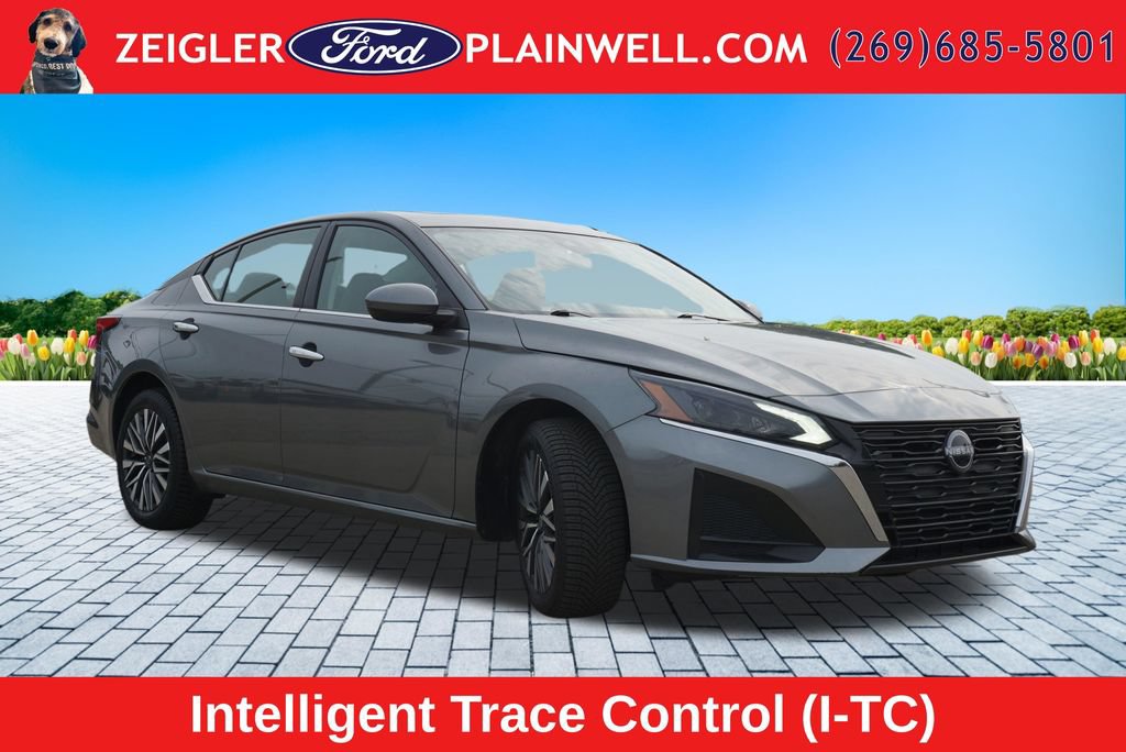 Used 2023 Nissan Altima 2.5 SV w/ SV Premium Package AWD/4WD image 7