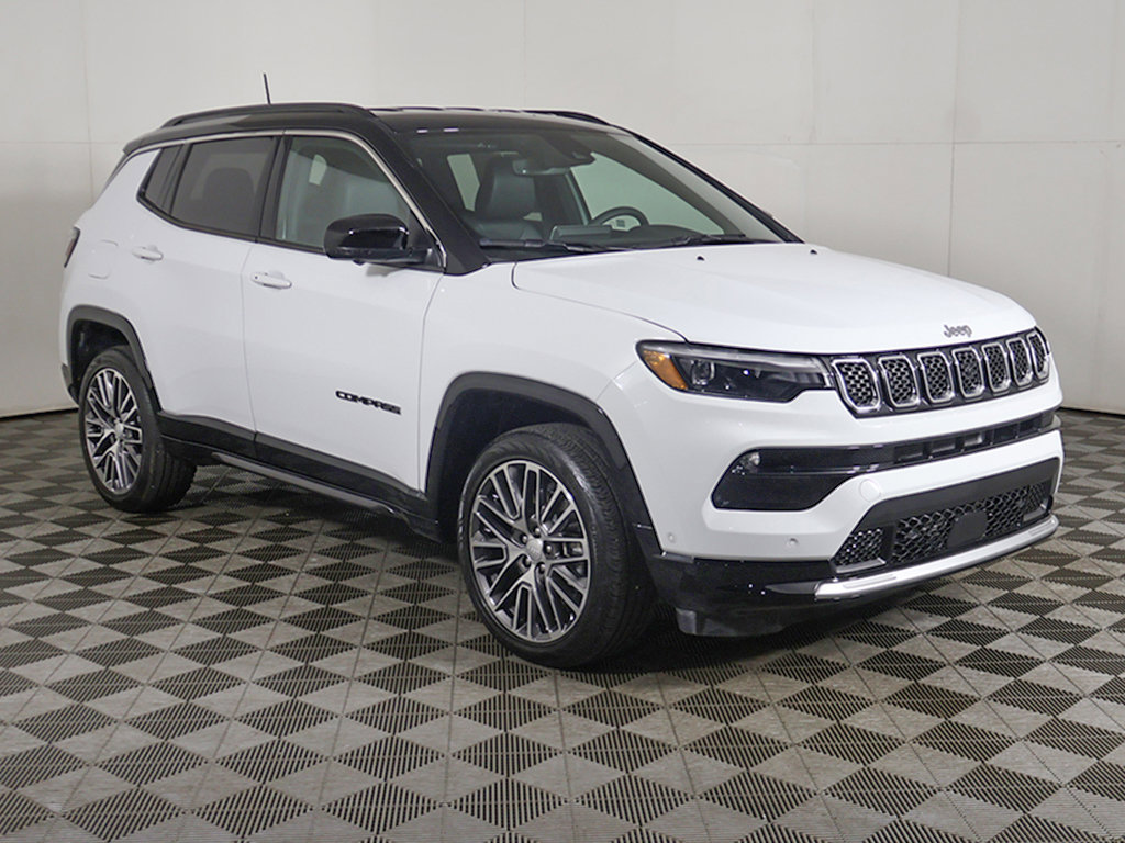 Used 2023 Jeep Compass Limited w/ Elite Group AWD/4WD image 2