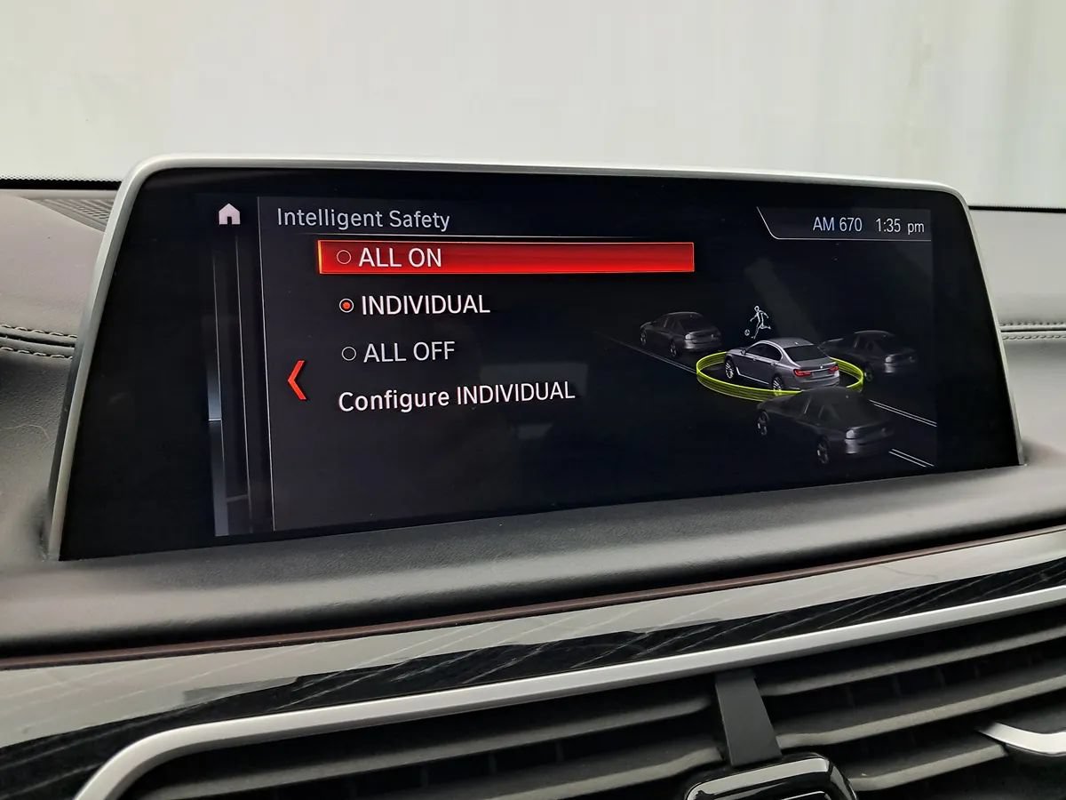 Used 2019 BMW 750i xDrive w/ Executive Package AWD/4WD image 18