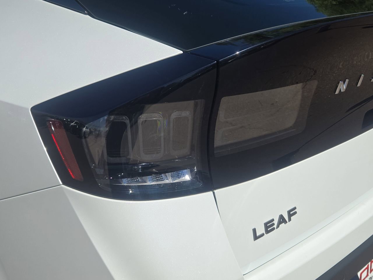 New 2026 Nissan Leaf Platinum+ w/ Cargo Package (Platinum+) FWD image 35