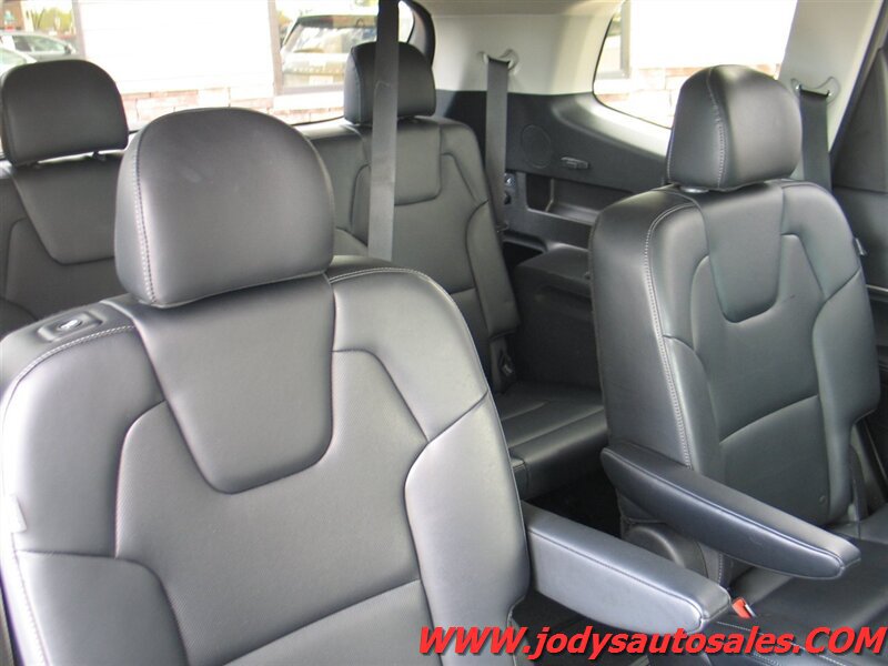 Used 2025 Kia Telluride S AWD/4WD image 32
