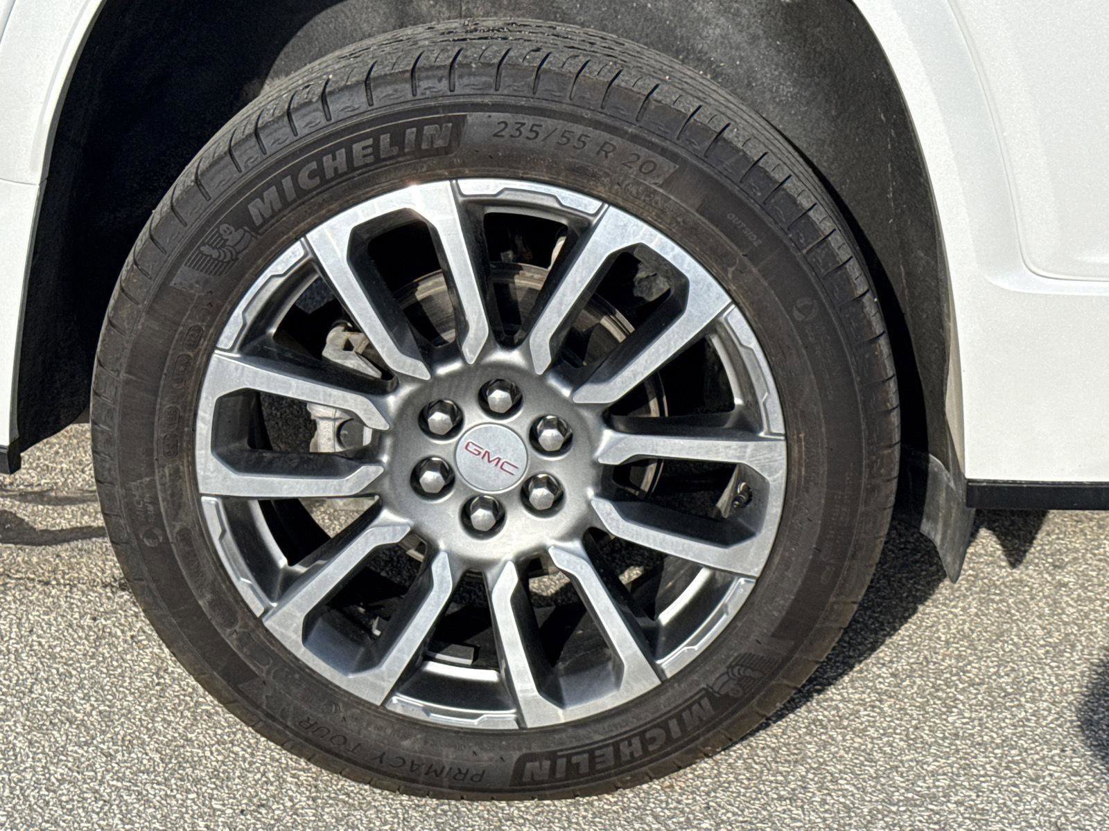 Used 2023 GMC Acadia Denali w/ Denali Technology Package image 9