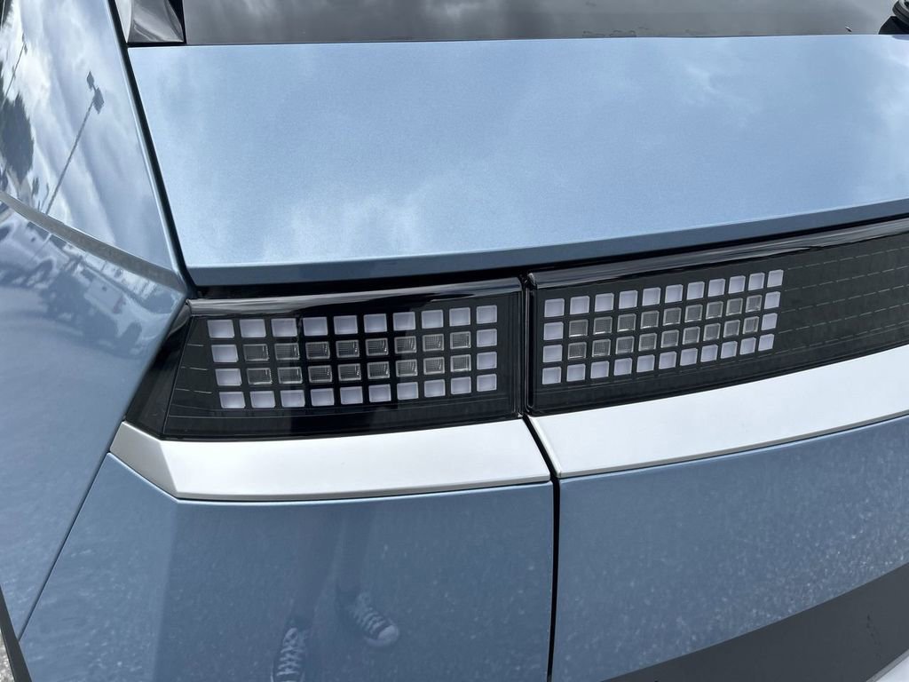New 2025 Hyundai Ioniq 5 SE RWD image 17