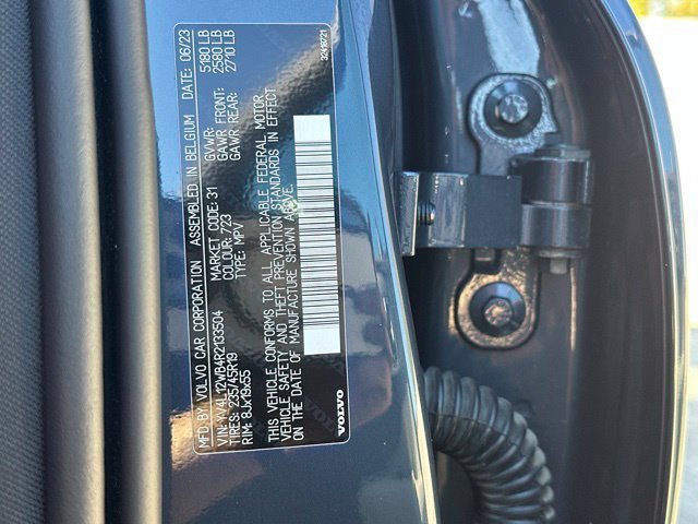 Certified 2024 Volvo V60 B5 Cross Country Ultimate w/ Protection Package Premier AWD/4WD image 32