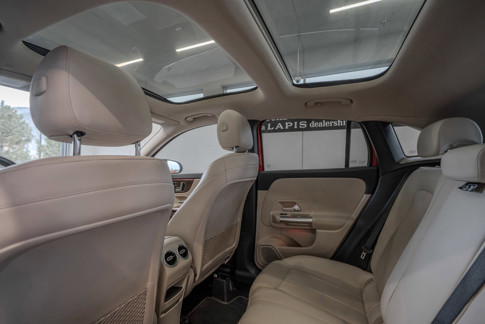 Used 2021 Mercedes-Benz GLA 250 4MATIC image 26