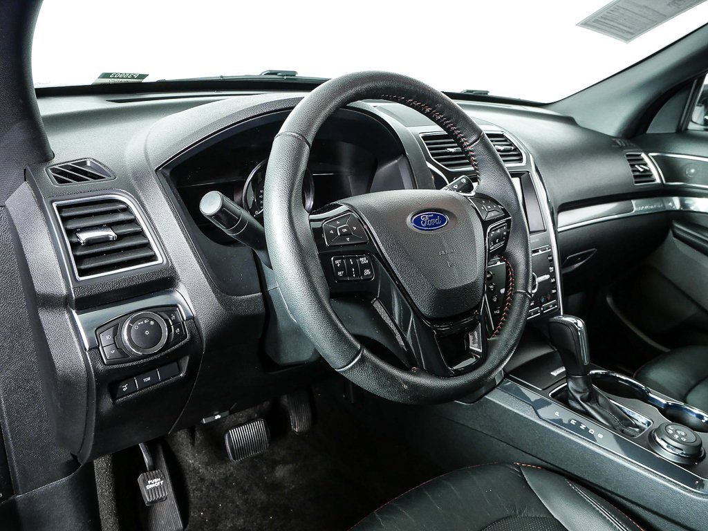 Used 2018 Ford Explorer Sport w/ Equipment Group 401A image 4