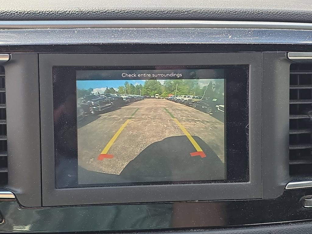 Used 2020 Chrysler Pacifica Touring w/ S Appearance Package FWD image 18